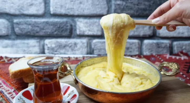 Sürmene Kahvaltı Mekanları – Taze Mısır Ekmekleri ve Kuymak