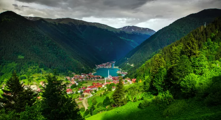 Uzungöl’de Gezilecek Yerler – Göl Çevresinde Görülmeye Değer Yerler